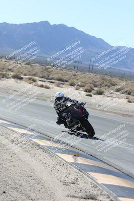 media/Dec-01-2025-Moto Forza (Mon) [[2daa91e15f]]/3-Beginner Group/Session 3 (Turn 16 Inside)/